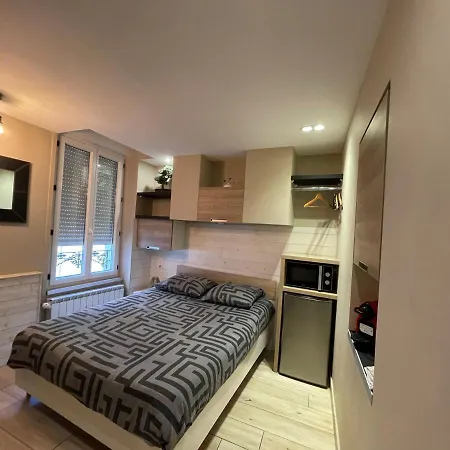Rdc 1 - Chambre Meublee Au Coeur Du Centre Ville De Montlucon - Wifi Et Netflix Exterior photo