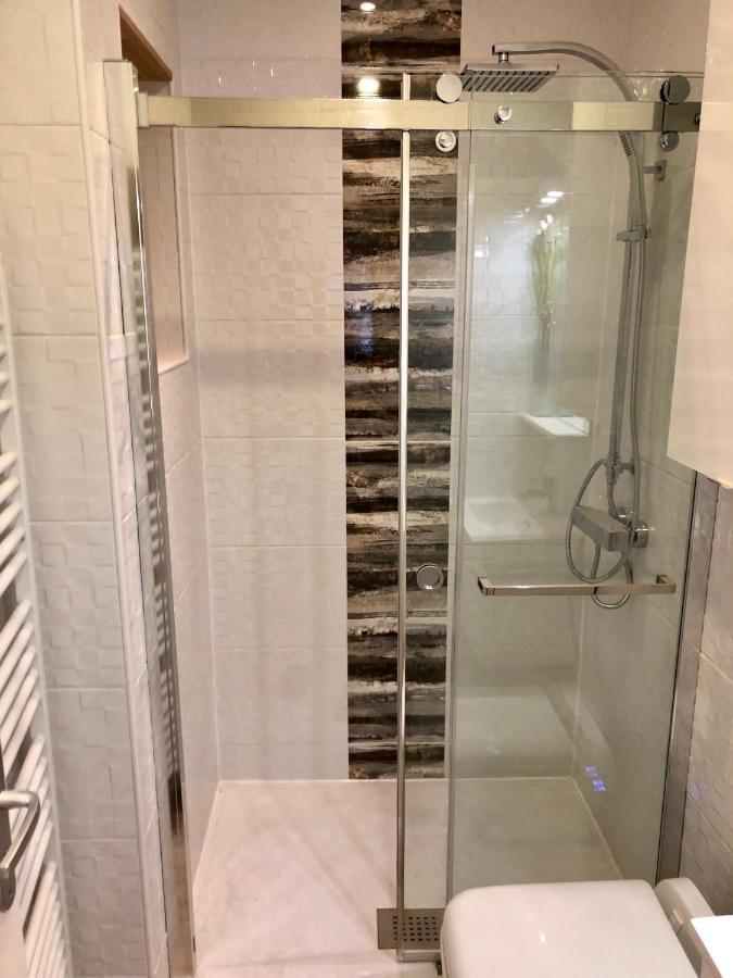 Apartment Rdc 1 - Meublee Au Coeur Du Centre De - Wifi Et Netflix Montlucon