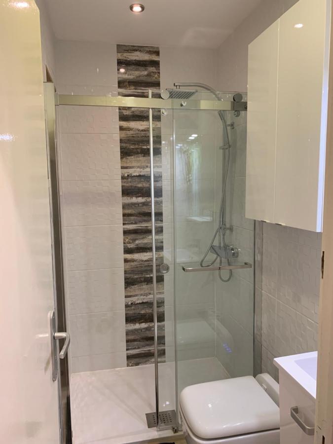 Rdc 1 - Meublee Au Coeur Du Centre De - Wifi Et Netflix Montlucon